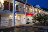Red Roof Inn & Suites Wilson Отели рядом с достопримечательностью «Публичная библиотека Уилсон»