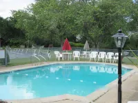 Long Beach Motor Inn - Pools