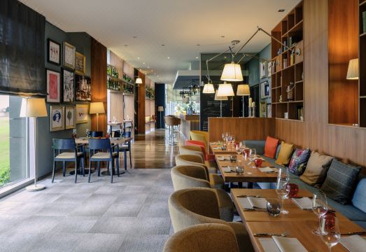 머큐어 호텔 프랑크푸르트 에슈보른 헬프만-파르크 외관