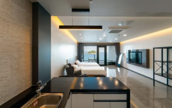 Yeosu the View 917 Resort Pension โรงแรมใกล้Maritime & Fisheries Science Museum