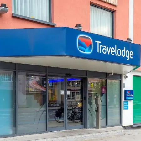 Travelodge London Balham Отели рядом с достопримечательностью «Железнодорожный вокзал Норбери»