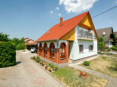 Swing Hotels near József Attila Emlékmű