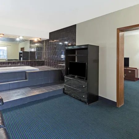 Days Inn by Wyndham Oklahoma City Fairground Отели рядом с достопримечательностью «Торговый центр "Олд Шепард"»