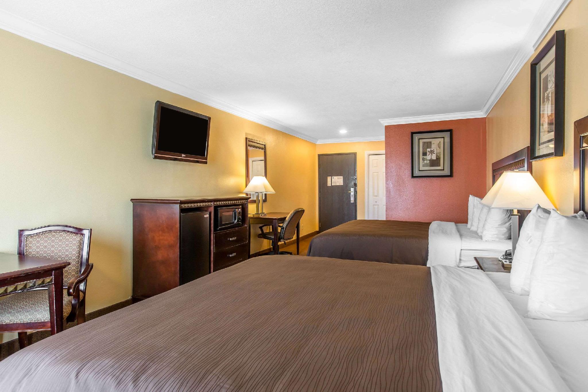 Quality Inn & Suites Bell Gardens - Los Angeles