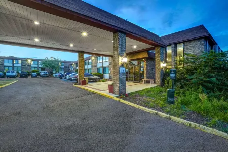 Travelodge by Wyndham Vernon CT