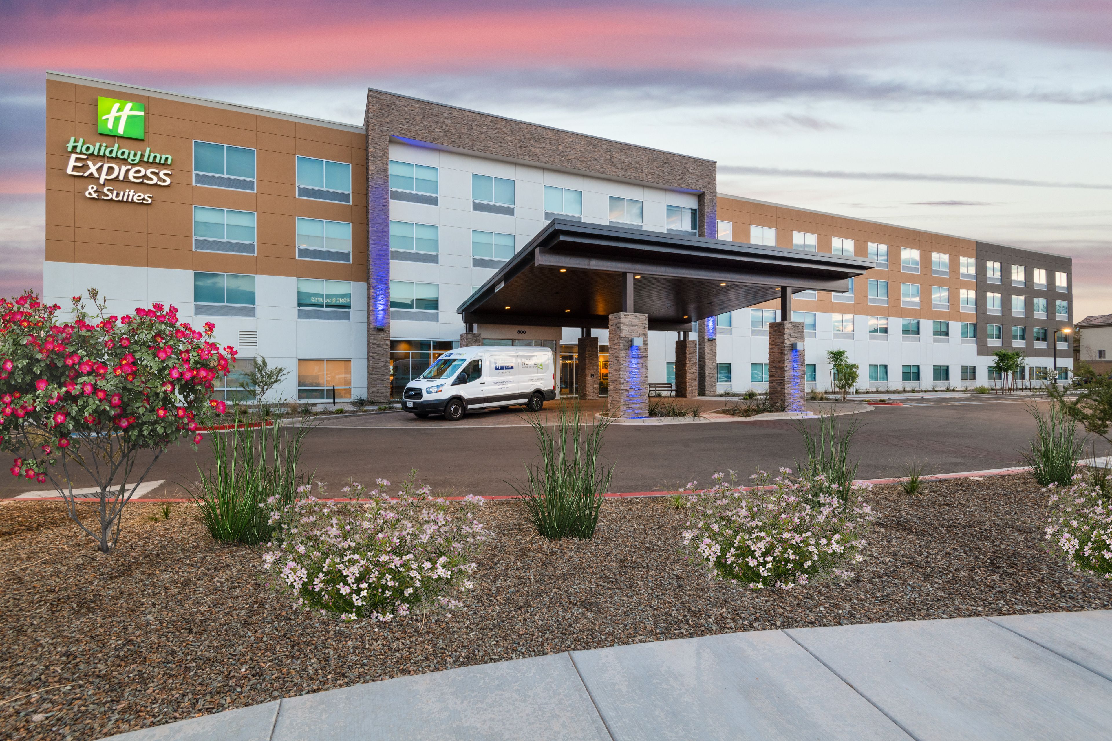 Holiday Inn Express & Suites Phoenix - Airport North, an Ihg Hotel