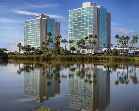 ดับเบิลทรีบายฮิลตัน ที่ทางเข้ายูนิเวอร์แซล ออร์แลนโด โรงแรมในออร์ลันโด