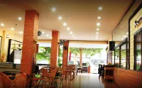 Chaba Chalet Hotel - sarapan