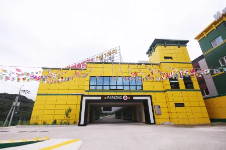 Sangju S Self Check-in Hotel Отели рядом с достопримечательностью «Gyeongsam Gamyeong Park»