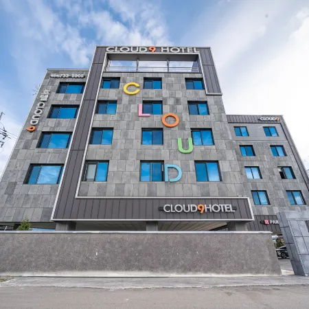 Yeongdeok Gangguhang Cloud Hotel