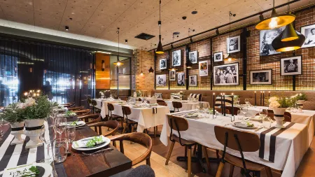 Holiday Inn PERTH CITY CENTRE by IHG Отели рядом с достопримечательностью «Кафедральный собор Сейнт Мэри»