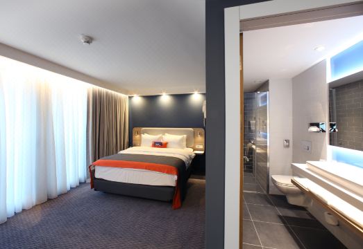 홀리데이 인 익스프레스 주차장