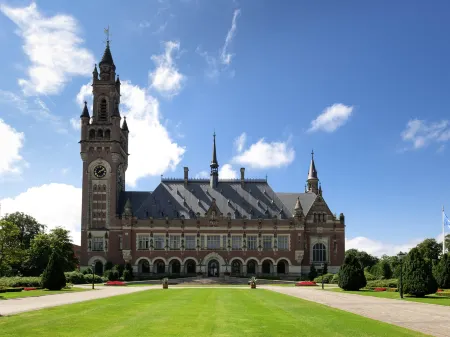 Ibis Styles Den Haag City Centre Отели рядом со станцией Den Haag Hs Railway Station