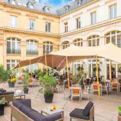 Crowne Plaza Paris Republique Hotel Exterior