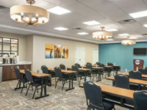 Hampton Inn & Suites Pine Bluff Hotels in Pine Bluff