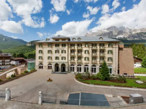 그랜드 호텔 사보이아 코르티나 담페초