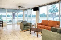 Studio 6 Lake Jackson, TX Hotels in Lake Jackson
