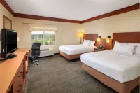 La Quinta Inn & Suites by Wyndham Atlanta Ballpark/Galleria Hotels in Vinings