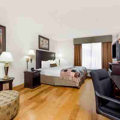 Wingate by Wyndham LaGrange Rooms