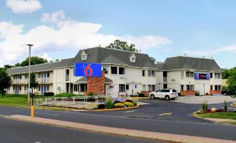Motel 6 Enfield, CT - Hartford