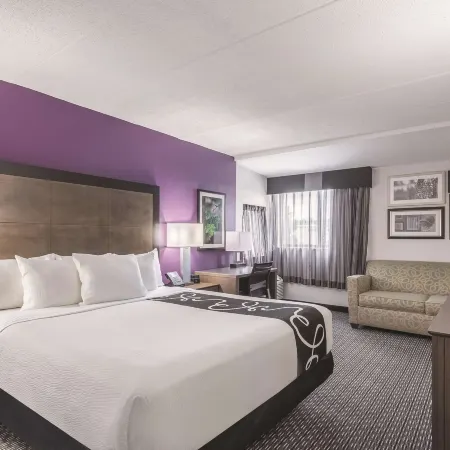 La Quinta Inn & Suites by Wyndham Salem NH