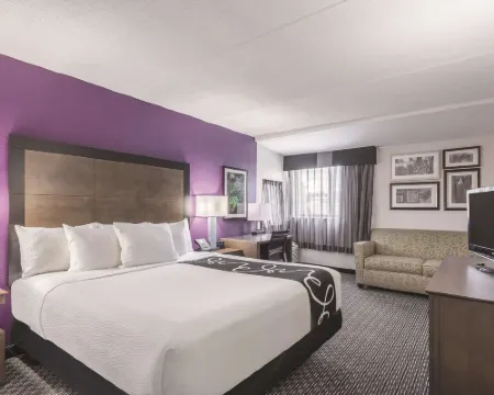 La Quinta Inn & Suites by Wyndham Salem NH Hoteles en Salem