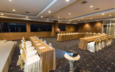 Star Hotel Pontianak Отели в г. Akcaya