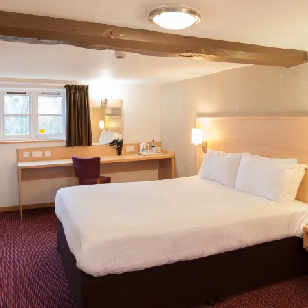 Meadow Farm Redditch by Marstons Inns