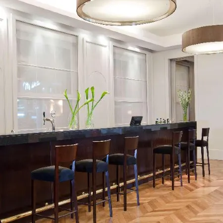 NH Collection Buenos Aires Lancaster Отели рядом с достопримечательностью «Станция метро Florida»