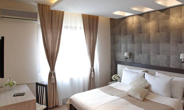 Garni Hotel Vozarev