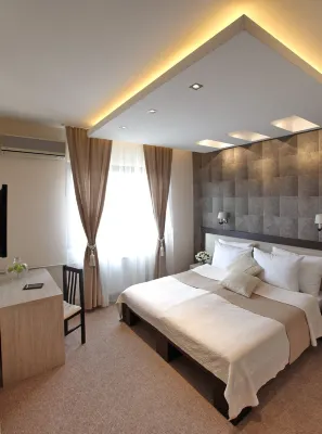 Garni Hotel Vozarev