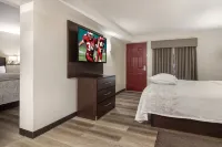 Red Roof Inn Plus & Suites Erie