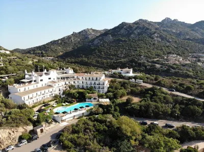 Hotel Luci di la Muntagna Hoteles en Porto Cervo
