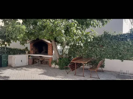 Apartment 6, First Floor