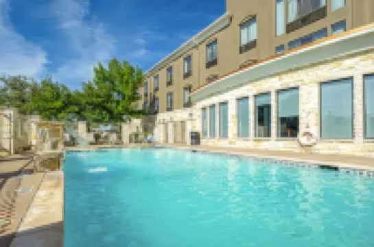 Holiday Inn Express & Suites Beeville by IHG