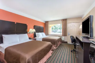 Howard Johnson by Wyndham Historic Lake Charles Отели в г. Лейк-Чарльз