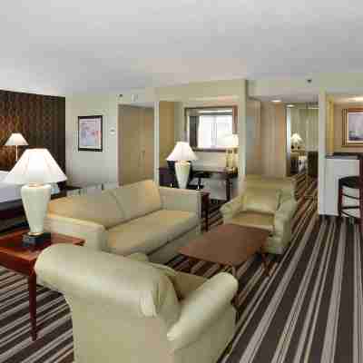 Hampton Inn Boston/Natick Rooms