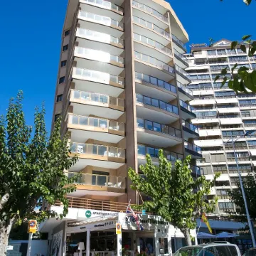Apartamentos Amalia By Mc Hoteles cerca de Camping Villamar