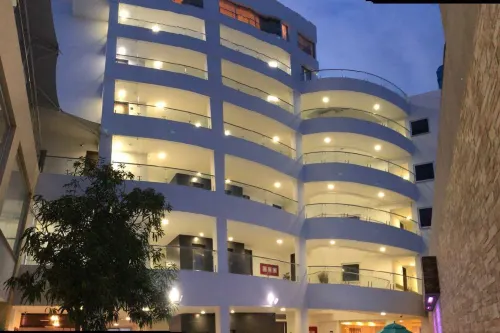 ホテル ポルトベロ プラザ ラス アメリカス