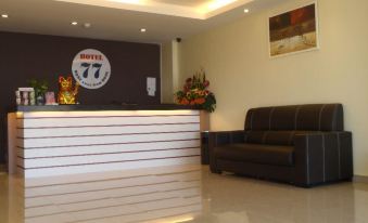 Hotel 77