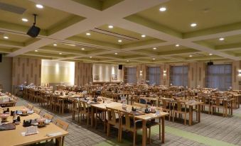 3. Hotel Se..