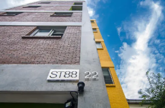 ST88 Residence Hotels near Wat Cholapratan