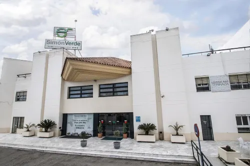 Hospedium Hotel Apartamentos Simón Verde Hôtels à : San Juan de Aznalfarache