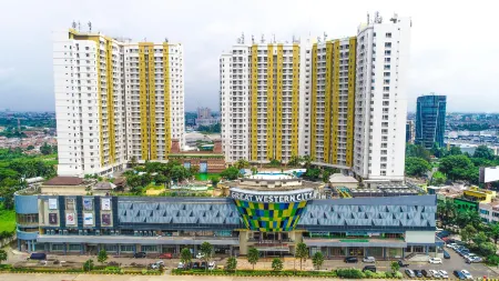 Great Western Hotel & Resort Serpong - Tangerang Отели рядом с достопримечательностью «River Park Cisadane»