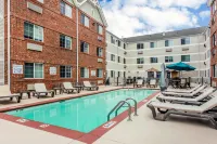 MainStay Suites Greenville Airport Hotel di Greer