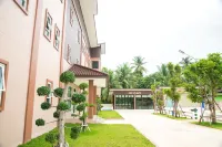 Ktc Place Hotels in Damnoen Saduak