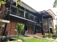 Palm House White Building Hotell i Mok Cham Pae