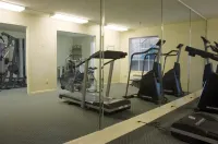Super 8 by Wyndham New Iberia - Gym