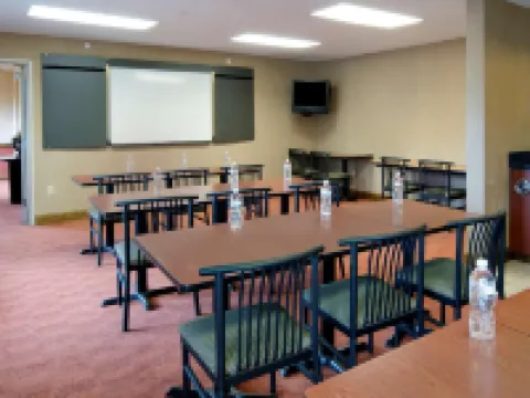 エクステンデット ステイ アメリカ スイーツ カンザス シティ レネックサ 8ンTHス ストリート レネックサのホテル