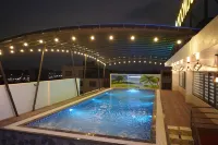 岑山FLC月光酒店 - 頂樓泳池